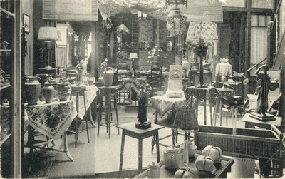 2764 Interieur van het Manufacturenmagazijn Joh. Schoonhoven (Vredenburg 18) te Utrecht.